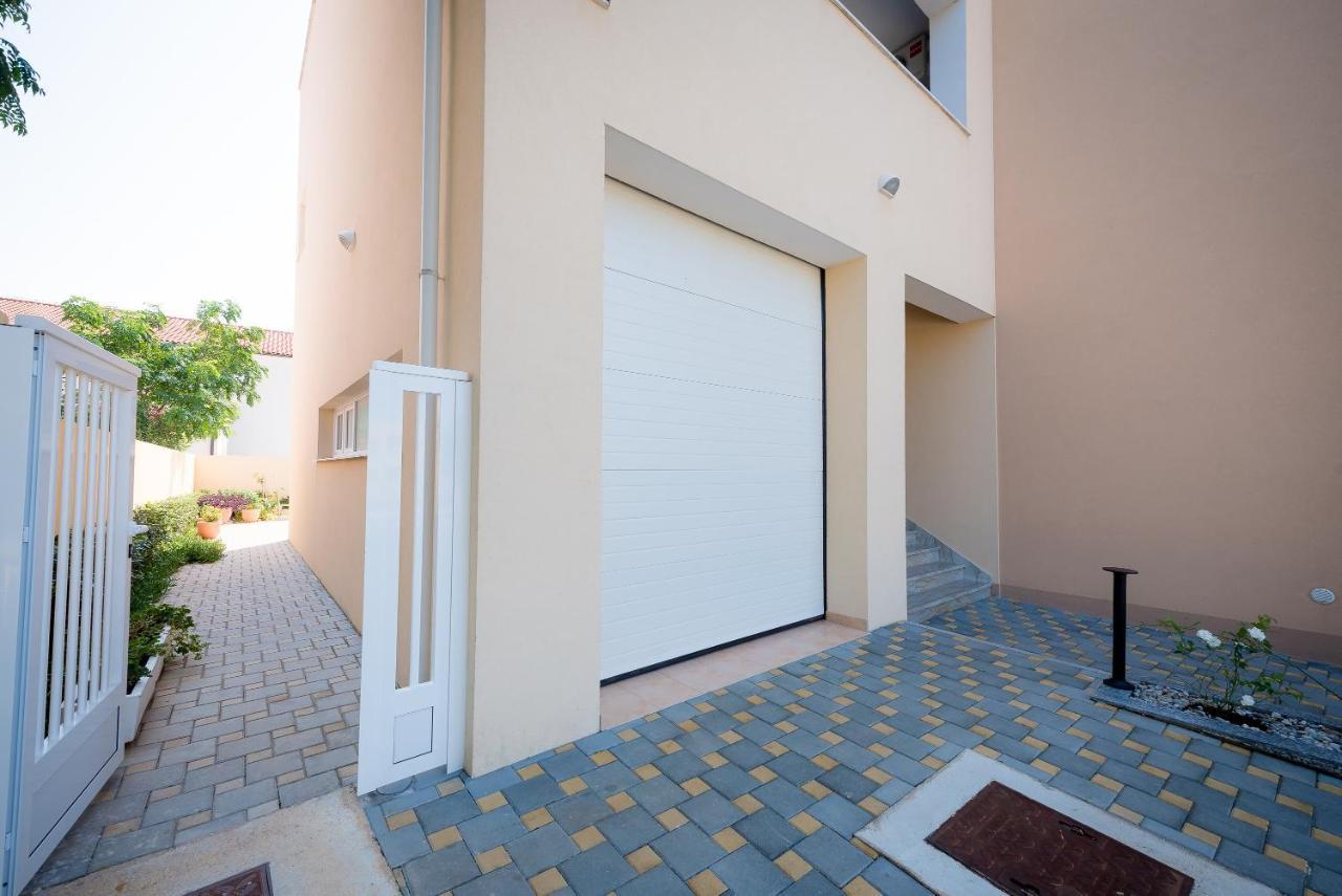 Apartments Sandrina Vrsi Ngoại thất bức ảnh