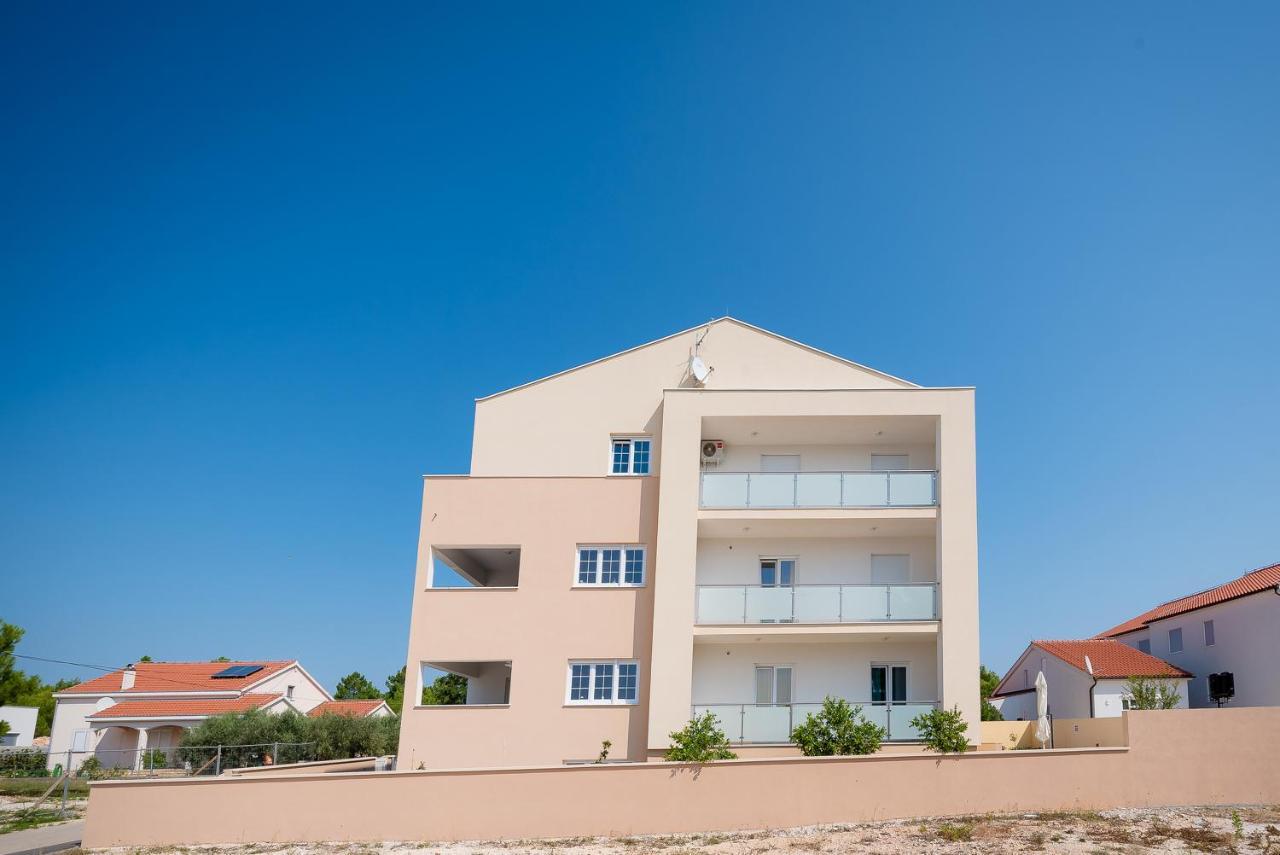 Apartments Sandrina Vrsi Ngoại thất bức ảnh