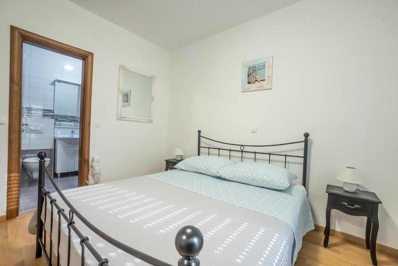 Apartments Sandrina Vrsi Ngoại thất bức ảnh
