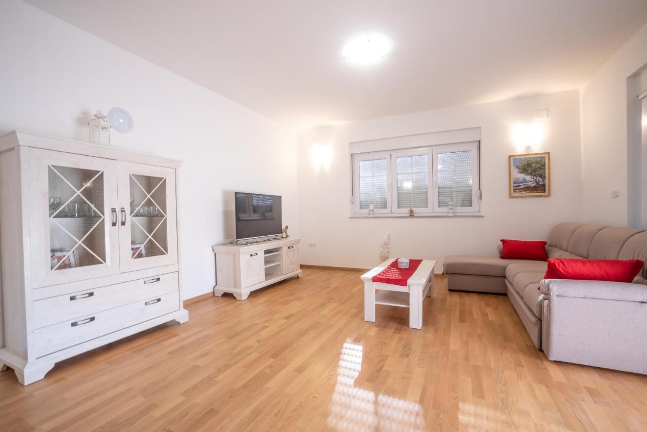 Apartments Sandrina Vrsi Ngoại thất bức ảnh