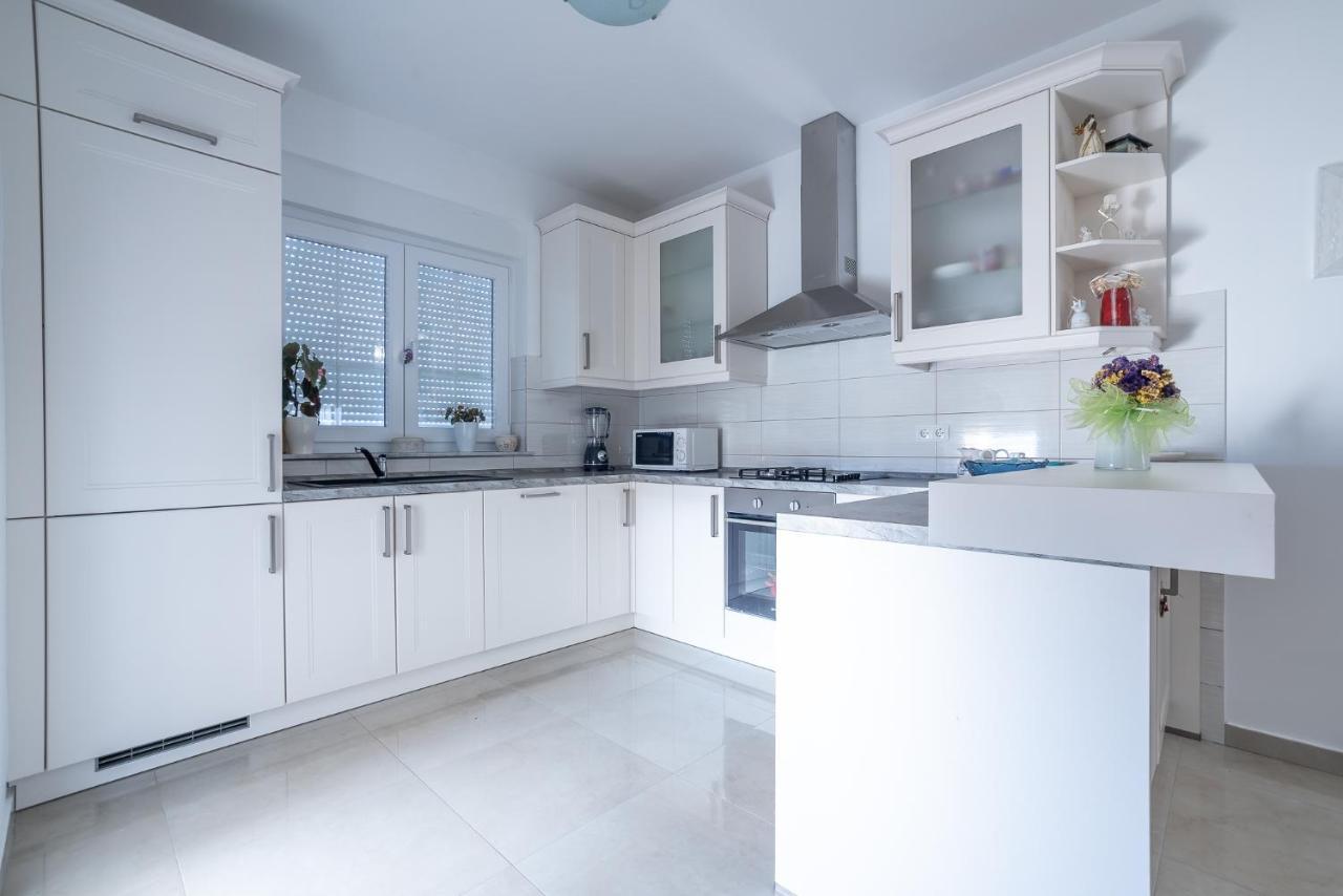 Apartments Sandrina Vrsi Ngoại thất bức ảnh