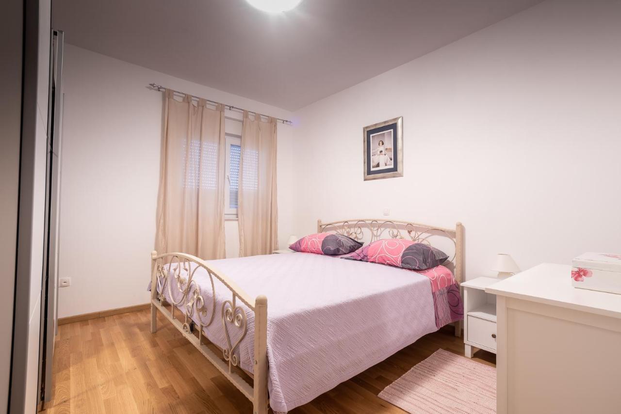 Apartments Sandrina Vrsi Ngoại thất bức ảnh