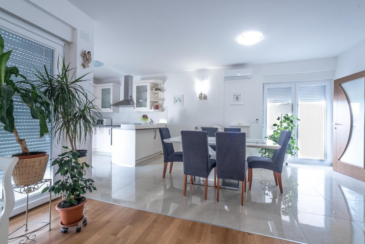 Apartments Sandrina Vrsi Ngoại thất bức ảnh