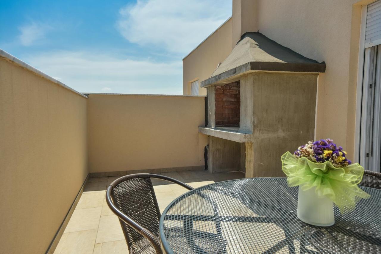Apartments Sandrina Vrsi Ngoại thất bức ảnh