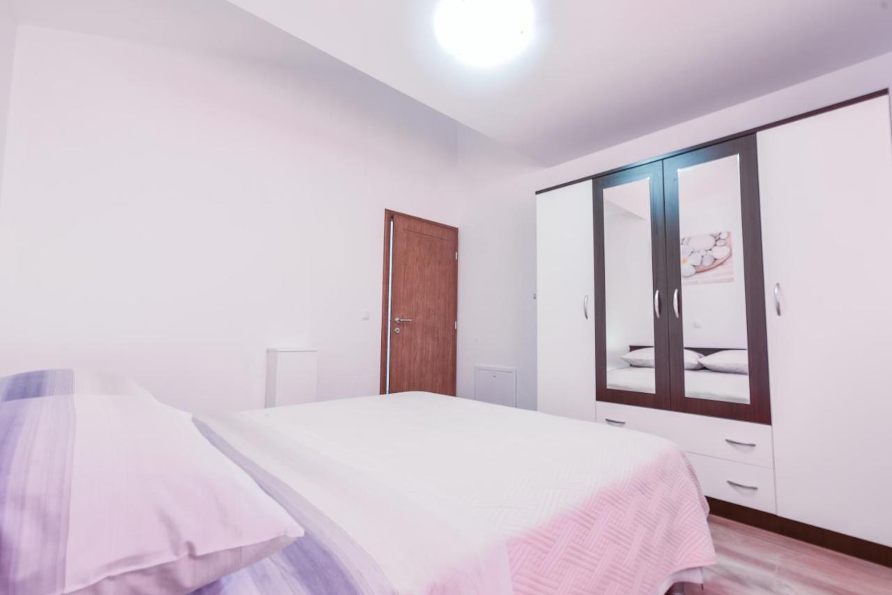 Apartments Sandrina Vrsi Ngoại thất bức ảnh