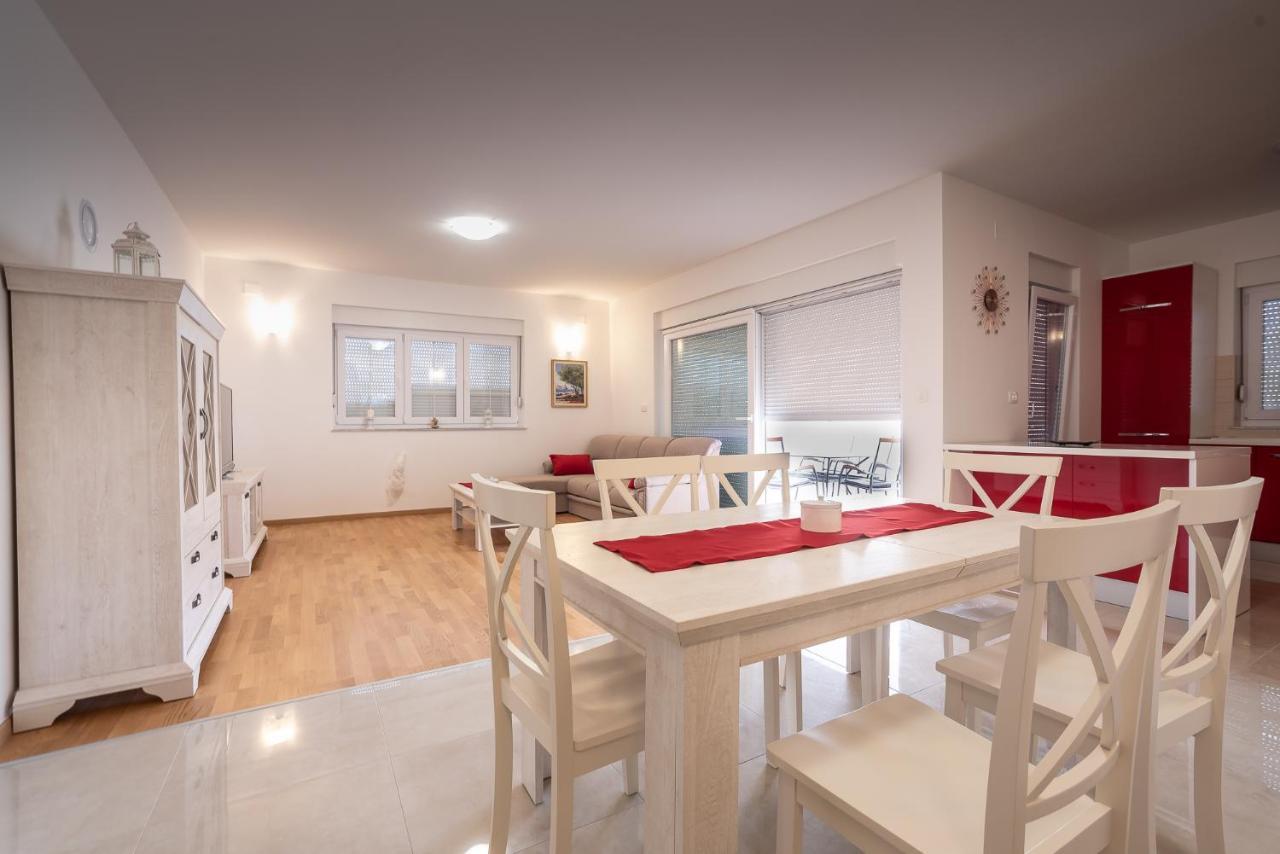 Apartments Sandrina Vrsi Ngoại thất bức ảnh