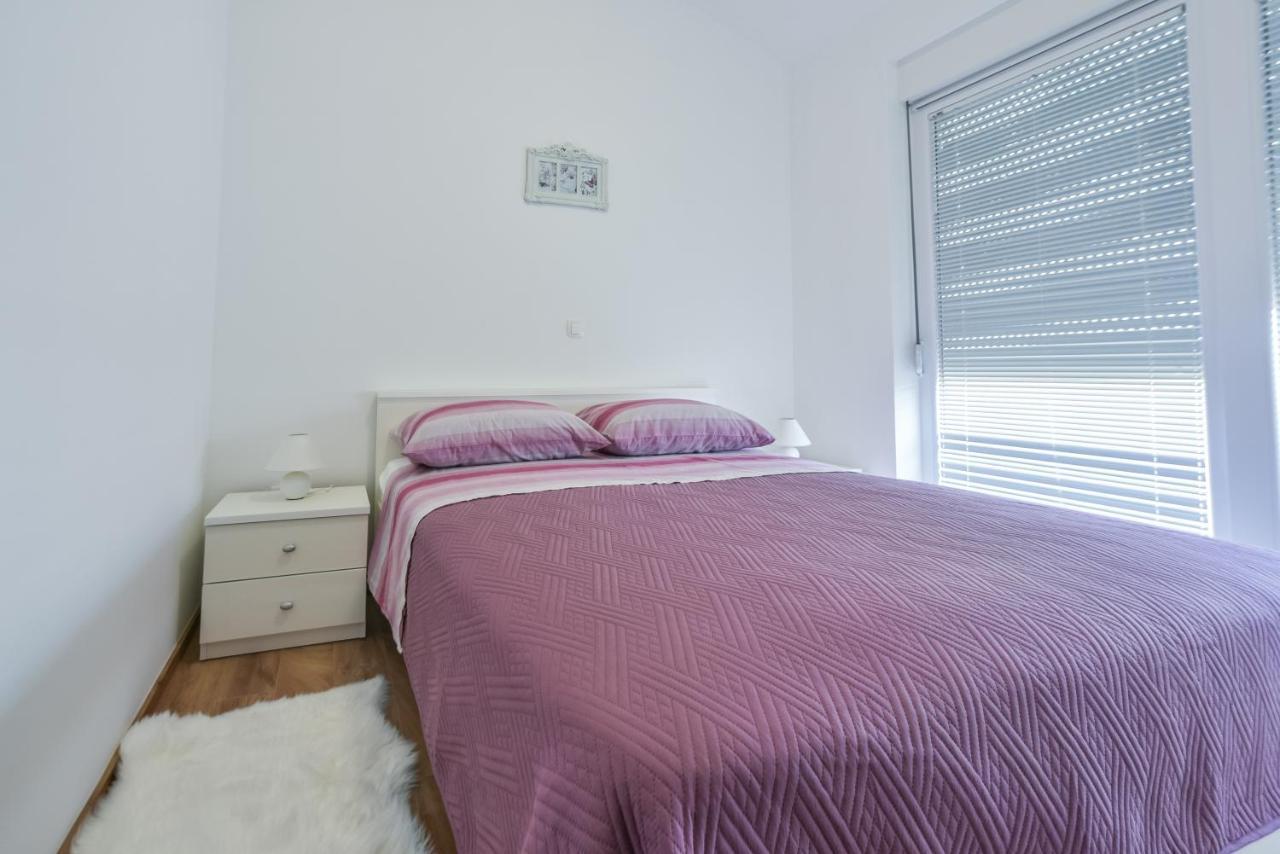 Apartments Sandrina Vrsi Ngoại thất bức ảnh