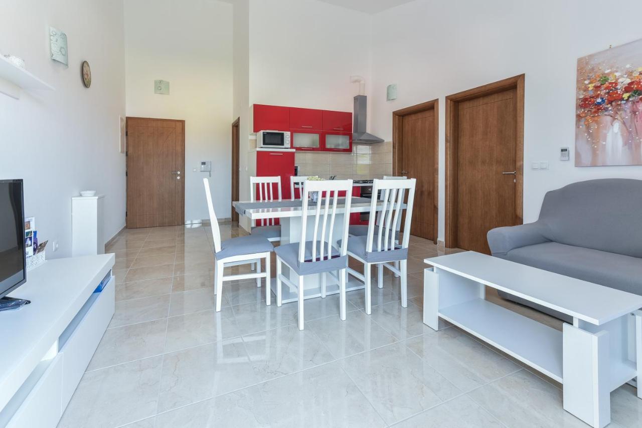 Apartments Sandrina Vrsi Ngoại thất bức ảnh