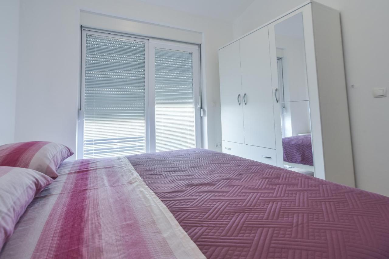 Apartments Sandrina Vrsi Ngoại thất bức ảnh