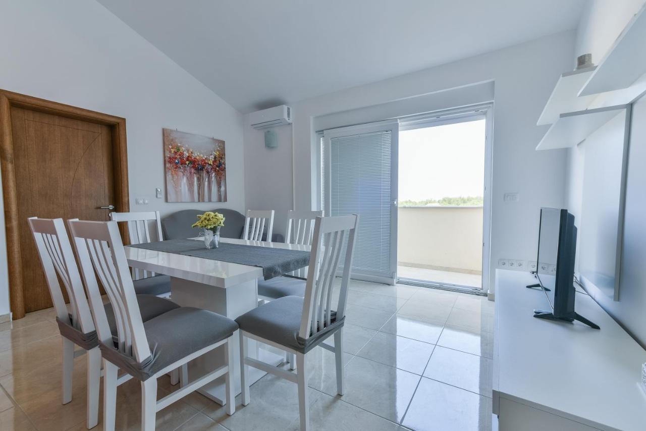 Apartments Sandrina Vrsi Ngoại thất bức ảnh