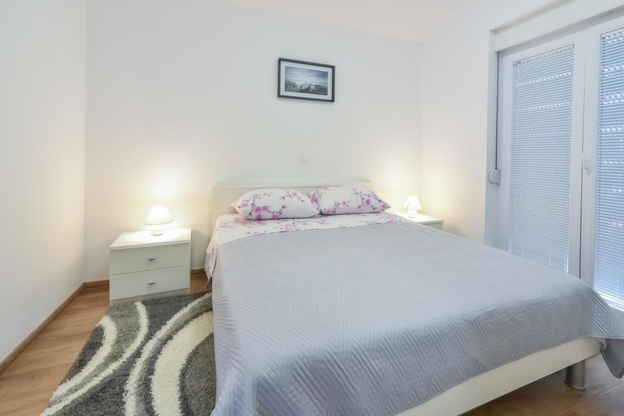 Apartments Sandrina Vrsi Ngoại thất bức ảnh