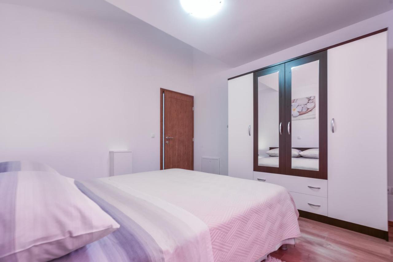 Apartments Sandrina Vrsi Ngoại thất bức ảnh